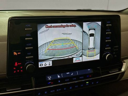 Used 2021 Toyota Sienna Platinum image 14