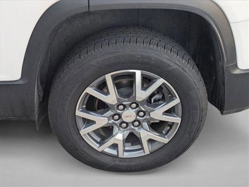 Used 2023 GMC Acadia SLT image 25