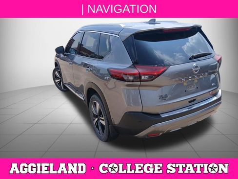 Certified 2023 Nissan Rogue SL w/ SL Premium Package FWD image 4