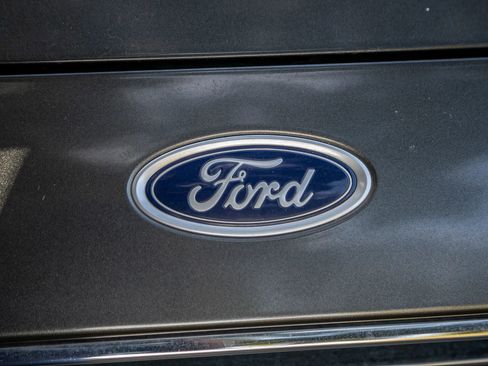 Used 2018 Ford Fusion Titanium image 15