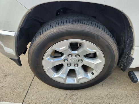 Used 2019 RAM 1500 Big Horn RWD image 7