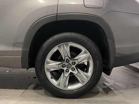 Used 2018 Toyota Highlander Limited image 9