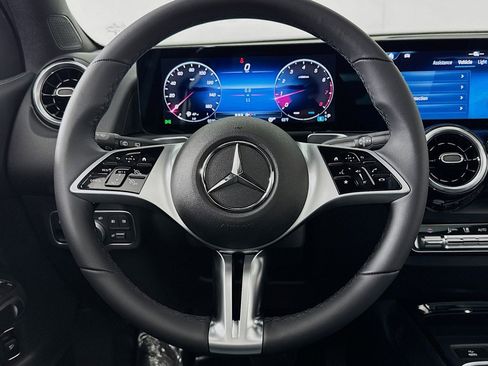 New 2026 Mercedes-Benz GLB 250 image 17