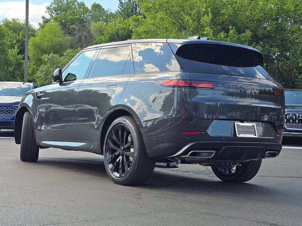 New 2026 Land Rover Range Rover Sport Dynamic SE AWD/4WD image 8