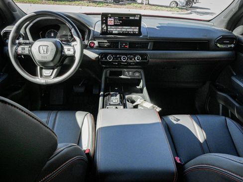 Certified 2025 Honda Pilot TrailSport image 28