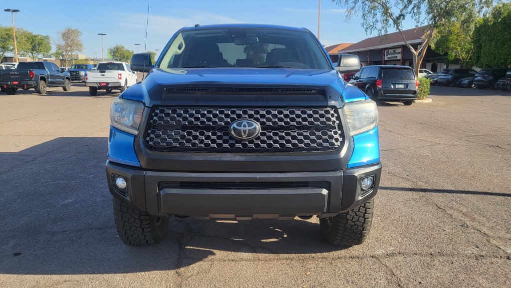 Used 2018 Toyota Tundra SR5 w/ SR5 Upgrade Package AWD/4WD image 3