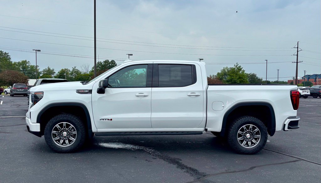 Used 2024 GMC Sierra 1500 AT4 w/ Technology Package AWD/4WD image 6