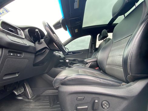 Used 2017 Kia Sorento SX image 26