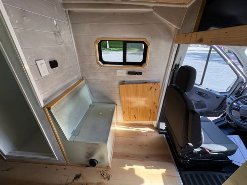 Used 2024 Ford Transit 250 148 Medium Roof Extended AWD w/ Load Area Protection Package image 18