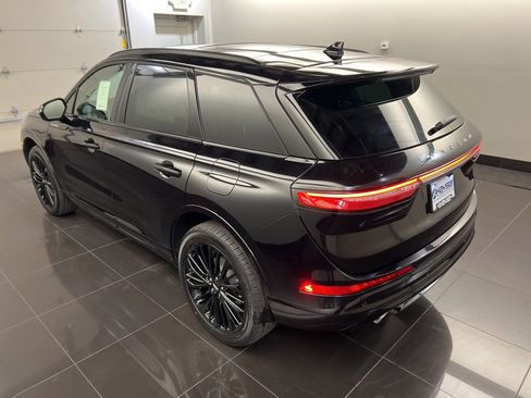 New 2026 Lincoln Corsair Premiere image 4