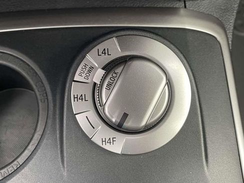 Used 2024 Toyota 4Runner Limited AWD/4WD image 29