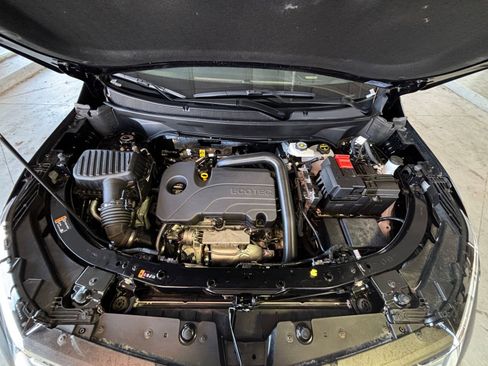 Used 2025 Chevrolet Equinox LT image 36