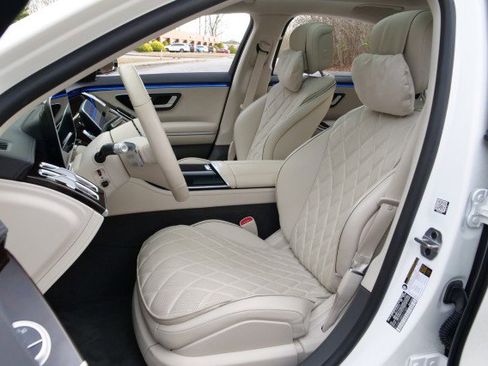 Used 2023 Mercedes-Benz S 580 4MATIC Sedan image 3