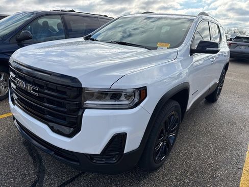 Used 2023 GMC Acadia SLE w/ Driver Convenience Package image 3