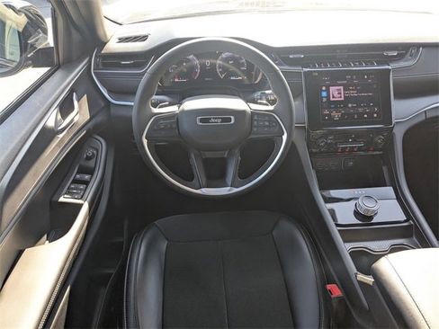 Used 2024 Jeep Grand Cherokee L Laredo image 27