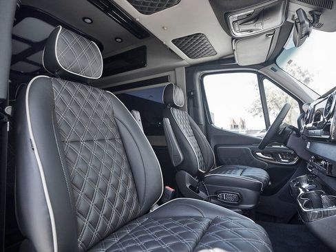 Used 2024 Mercedes-Benz Sprinter 3500 w/ Parking Package image 37