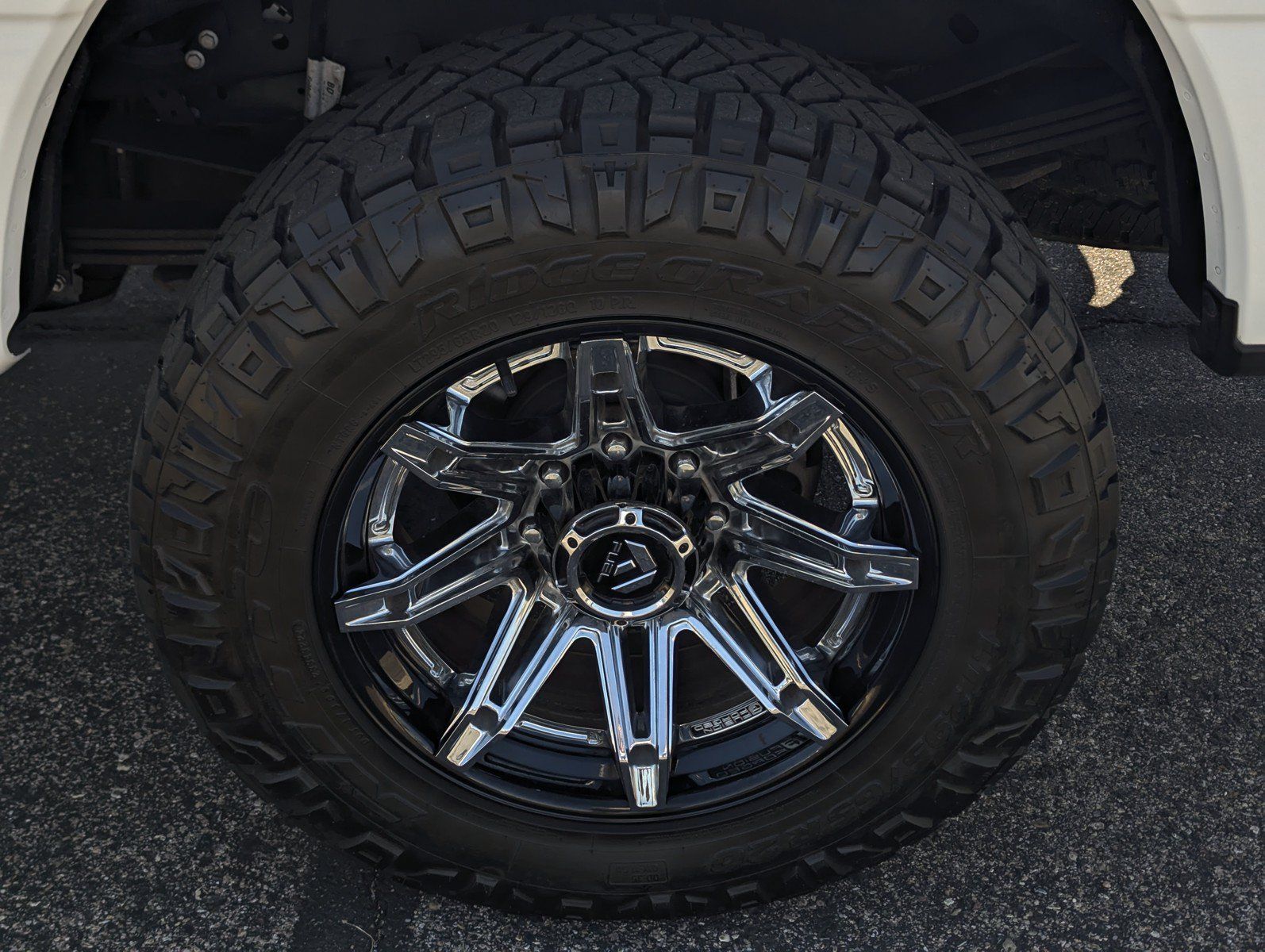 Used 2024 Ford F250 Limited w/ FX4 Off-Road Package AWD/4WD image 7