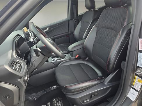 Used 2025 Ford Escape ST-Line image 13