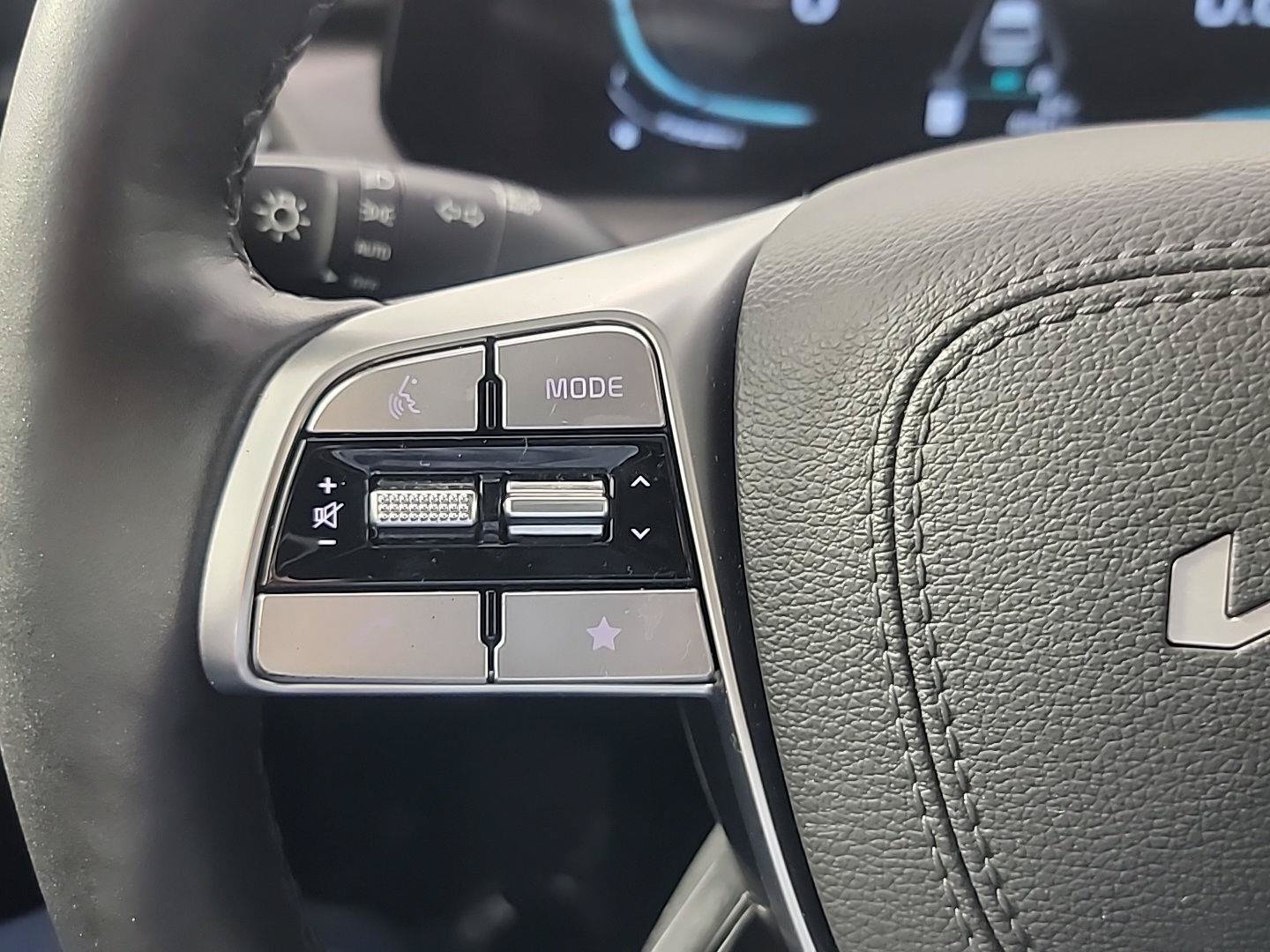 Certified 2025 Kia Telluride EX X-Line AWD/4WD image 30