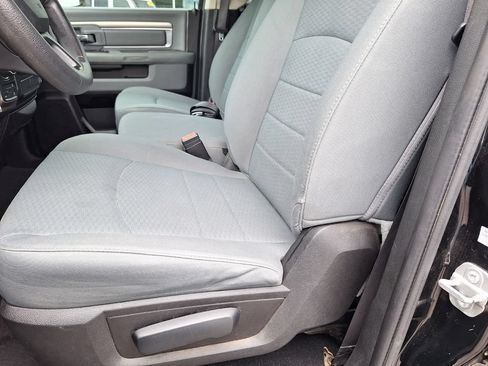 Used 2020 RAM 1500 Classic SLT AWD/4WD image 10
