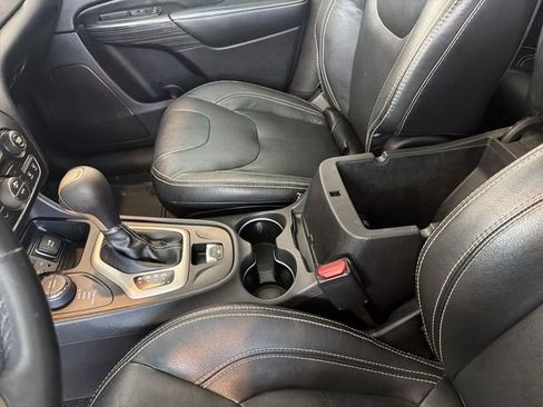 Used 2014 Jeep Cherokee Latitude w/ Comfort/Convenience Group image 23