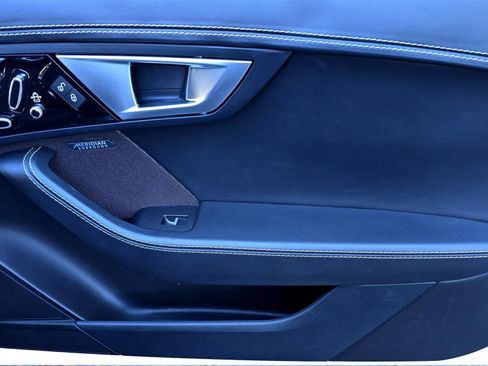 Used 2016 Jaguar F-TYPE R image 23