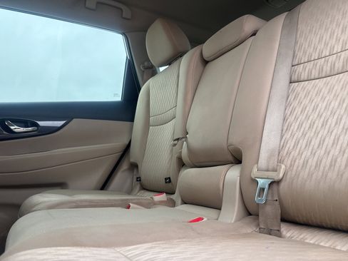 Used 2017 Nissan Rogue S image 29