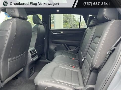 Used 2025 Volkswagen Atlas Cross Sport SEL AWD/4WD image 26
