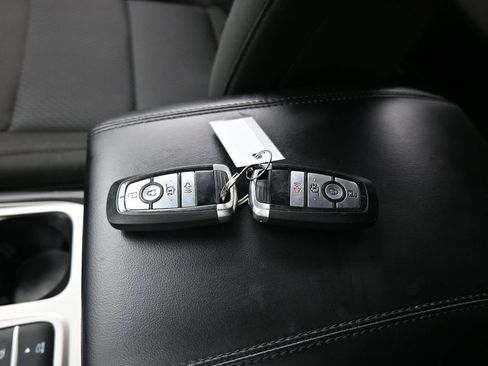 Certified 2022 Ford Explorer XLT image 17