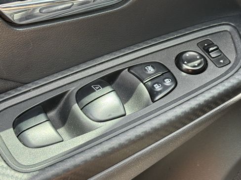 Used 2021 Nissan Versa SV FWD image 26