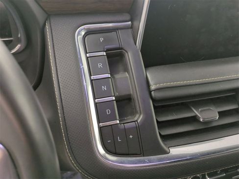 Certified 2024 Chevrolet Suburban Premier image 16