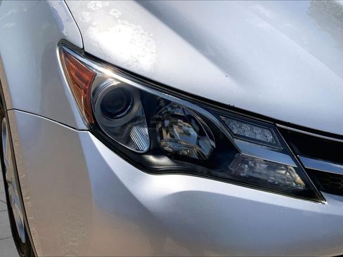 Used 2014 Toyota RAV4 LE FWD image 33
