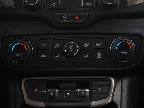 Used 2023 GMC Terrain Denali image 15