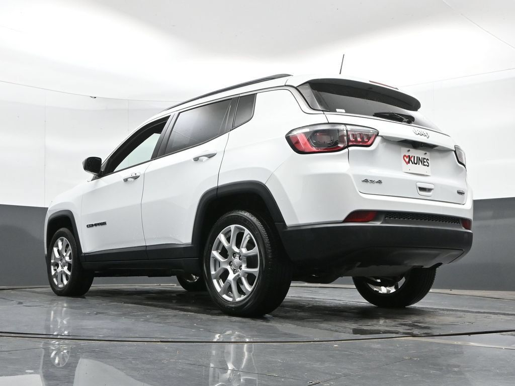 Used 2023 Jeep Compass Latitude w/ Sun and Sound Group AWD/4WD image 48