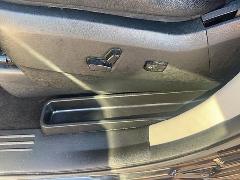 Used 2019 Dodge Grand Caravan SXT image 31