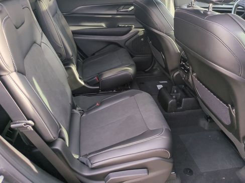 New 2025 Jeep Grand Cherokee L Altitude image 21