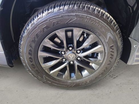 Used 2023 Lexus GX 460 Premium w/ Premium Plus Package image 10