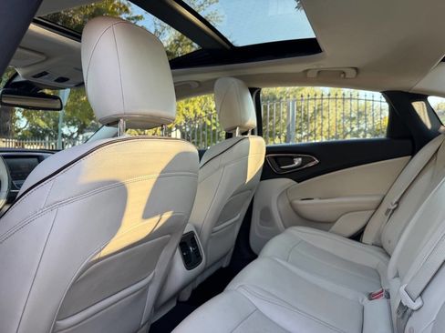 Used 2015 Chrysler 200 C w/ Navigation & Sound Group I image 21