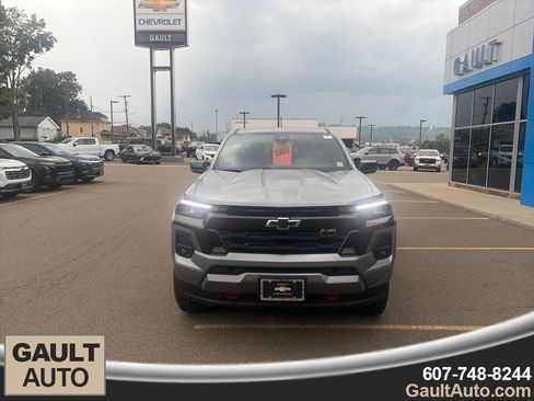 Used 2023 Chevrolet Colorado Z71 w/ Z71 Convenience Package 2 AWD/4WD image 2