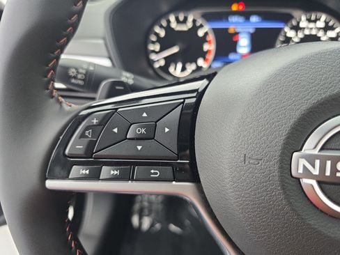 Certified 2025 Nissan Altima 2.5 SR FWD image 16