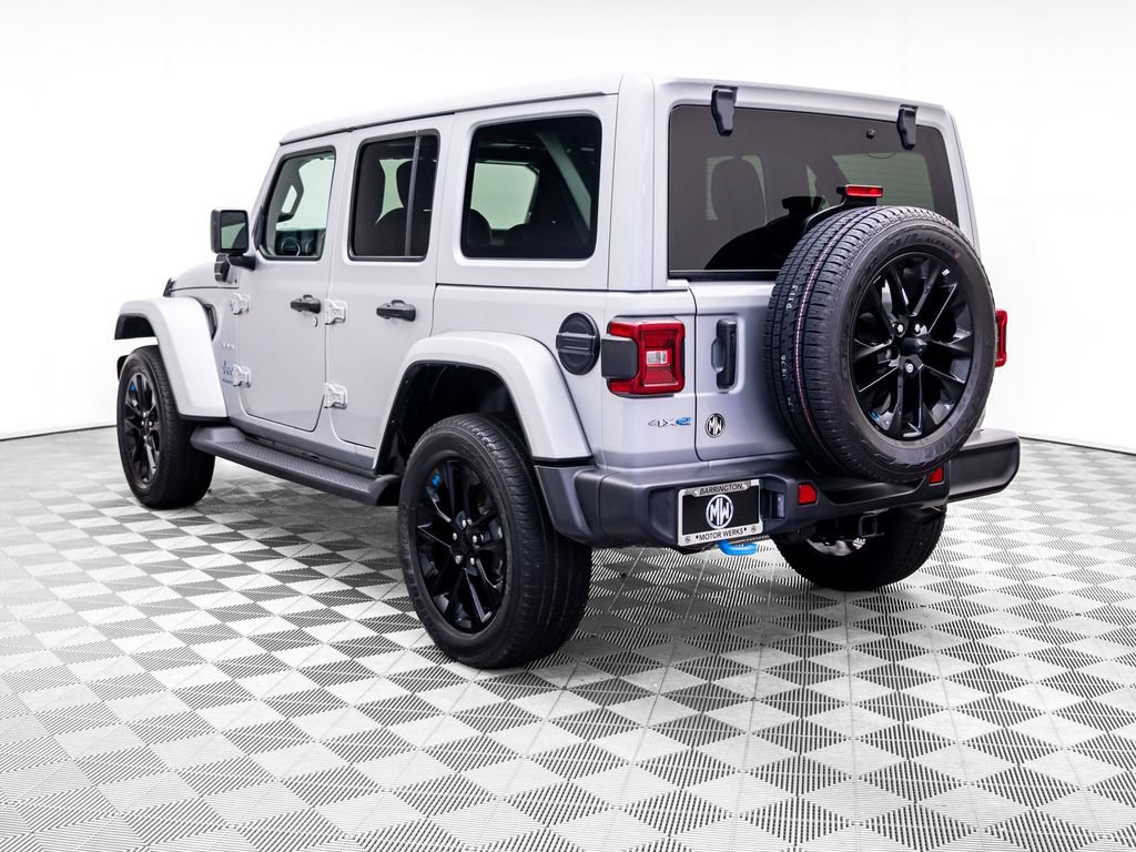 Used 2023 Jeep Wrangler Unlimited Sahara w/ Cold Weather Group AWD/4WD image 3