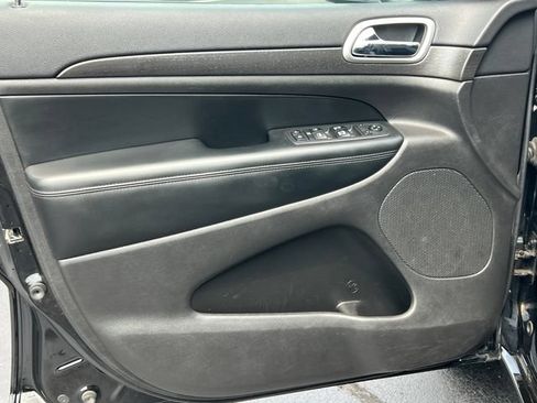 Used 2018 Jeep Grand Cherokee Altitude AWD/4WD image 15