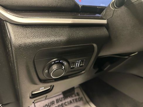 Used 2021 Jeep Grand Cherokee L Laredo w/ Luxury Tech Group I image 10