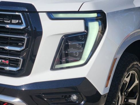 Used 2025 GMC Yukon XL AT4 w/ AT4 Premium Package image 17