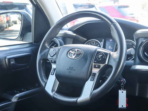 Used 2020 Toyota Tacoma SR5 image 18