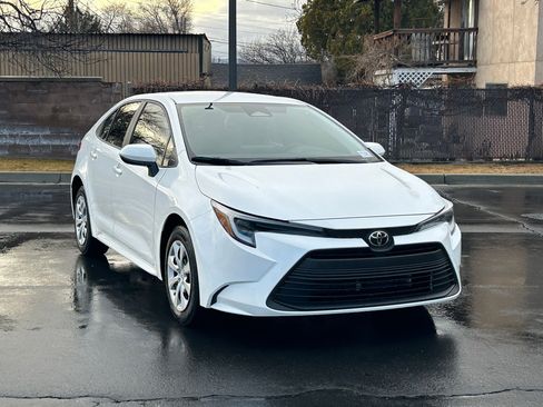 Used 2026 Toyota Corolla LE image 7