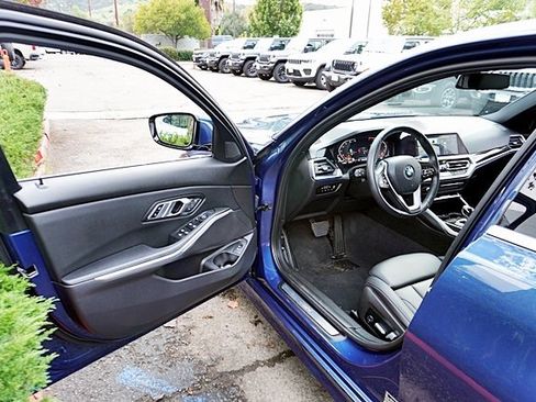 Used 2022 BMW 330i Sedan w/ Driving Assistance Package image 43