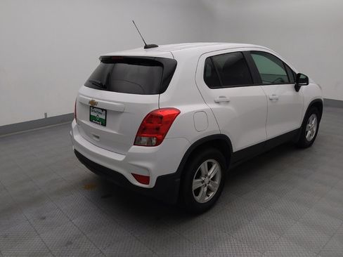 Used 2020 Chevrolet Trax LS w/ Tint and Cruise Package FWD image 9