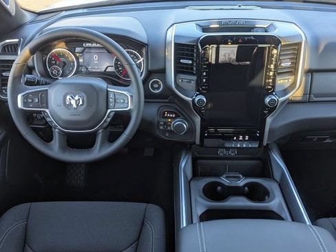 New 2025 RAM 1500 Big Horn AWD/4WD image 17