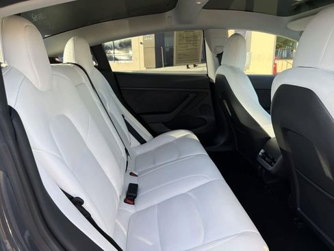 Used 2022 Tesla Model 3 Performance image 30